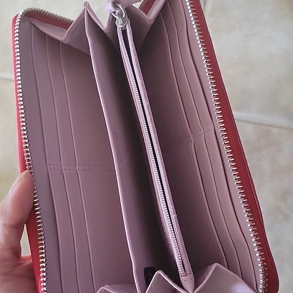 COACH RED PATENT LEATHER Zip Around Wallet- Rare - Picture 4 of 13